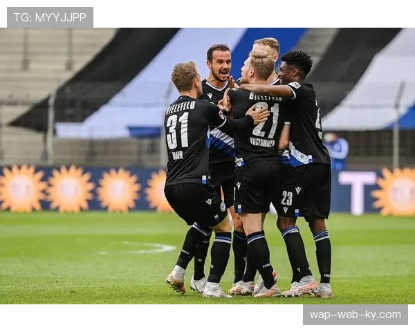 埃弗顿铁桶阵面临考验：塔尔科夫斯基与布兰斯韦特双中卫伤缺